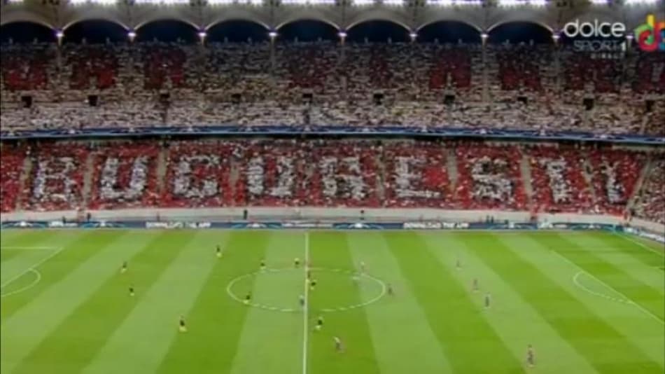 VÍDEO: Torcida do Dínamo Bucaresti faz ‘trollagem’ genial em mosaico do Steaua Bucaresti