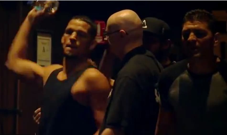 McGregor e Diaz provocam confusão generalizada em coletiva; veja