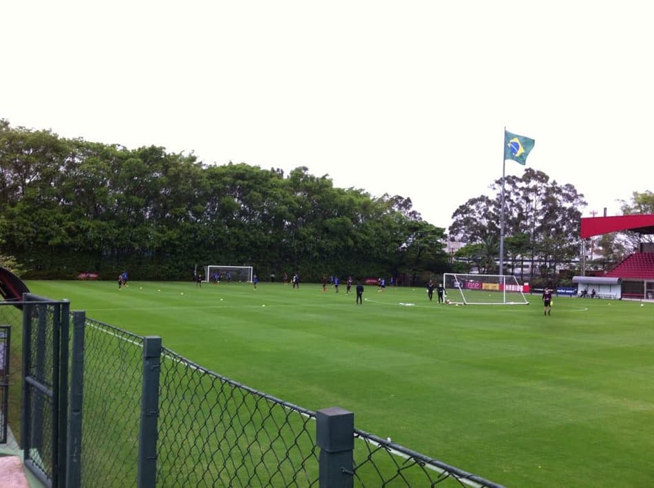 AO VIVO! São Paulo treina de olho no jogo contra o Internacional