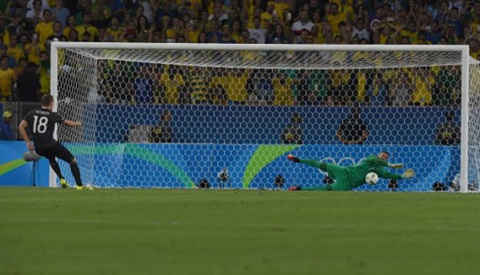 “O objetivo agora é a Copa do Mundo”, diz Weverton