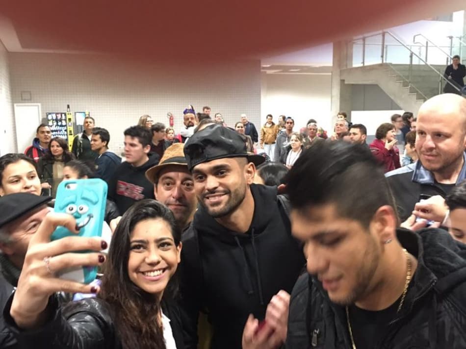 Atacante Luan chega ao Atlético-PR