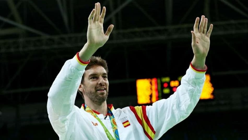 Ricky Rubio exalta Pau Gasol após conquista da medalha de bronze: “Chave dessa geração”