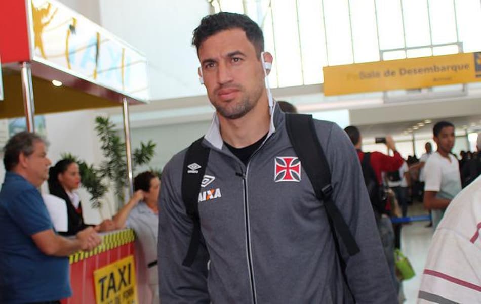 Martín Silva só vai se reapresentar ao Vasco nesta quinta-feira