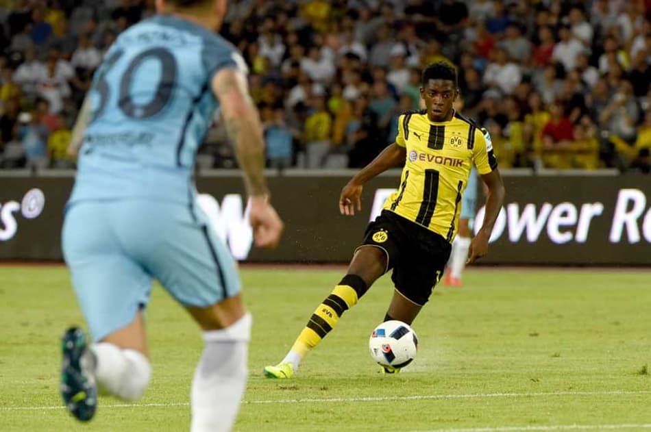 Borussia Dortmund afirma que irá punir Dembélé por falta em treino