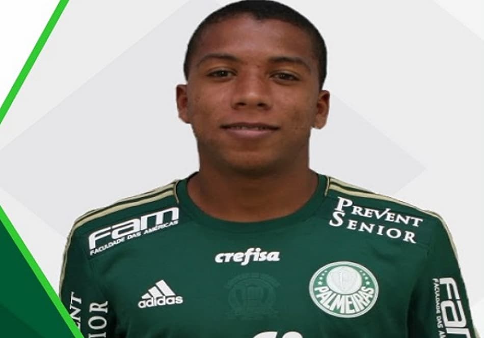 Vasco contrata atacante de 19 anos com passagem pelo Palmeiras