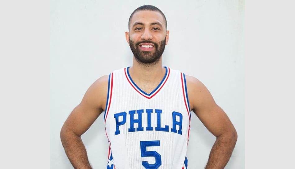 Para abrir espaço na folha salarial, Utah Jazz adquire armador do Philadelphia 76ers