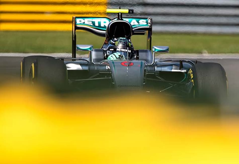 Rosberg feliz por largar da pole em Spa-Francorchamps