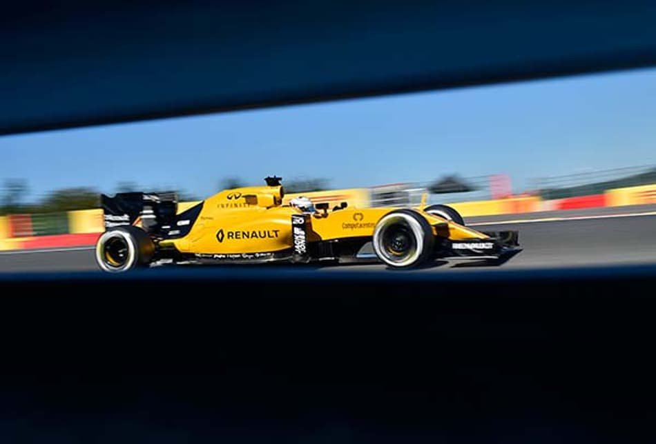 Magnussen surpreso com velocidade de sua Renault