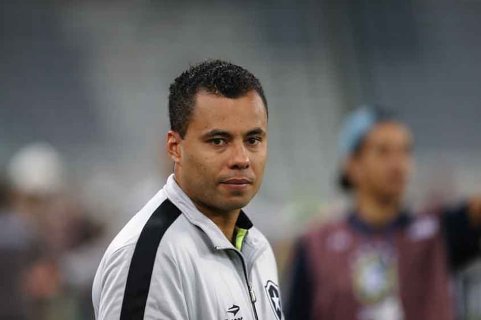 Jair Ventura enaltece exibição, mas lamenta: ‘Bola acabou não entrando’