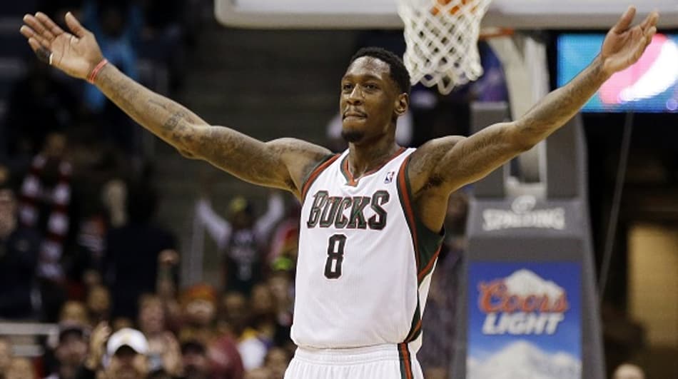 Larry Sanders acena com possível retorno à NBA; Potências da liga monitoram situação
