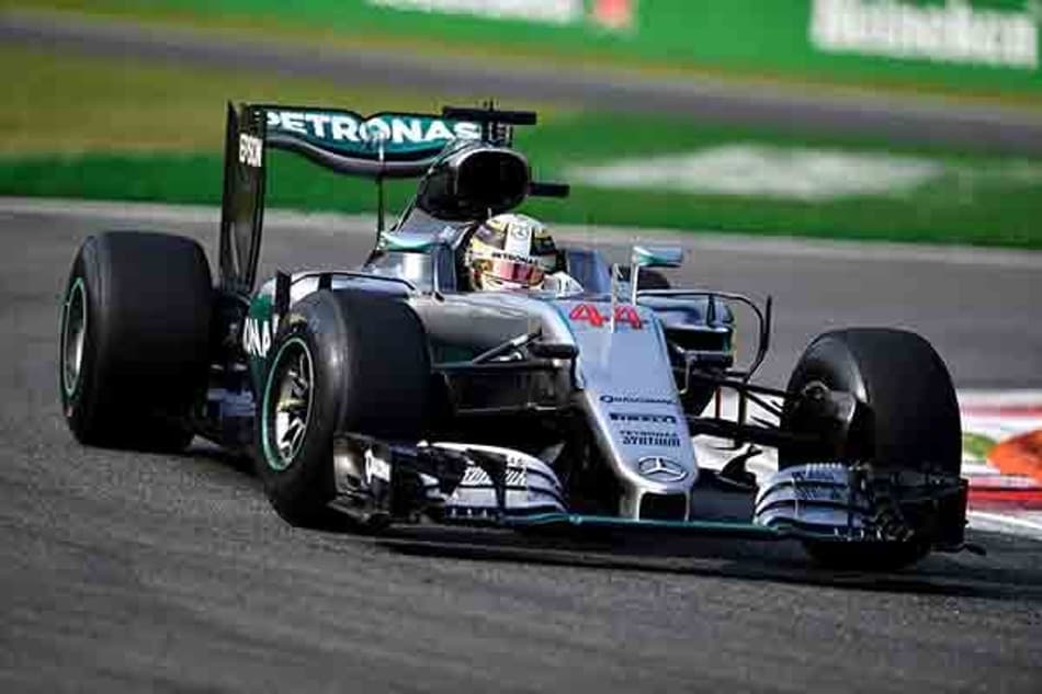 Hamilton responde Rosberg e fecha a sexta-feira na frente