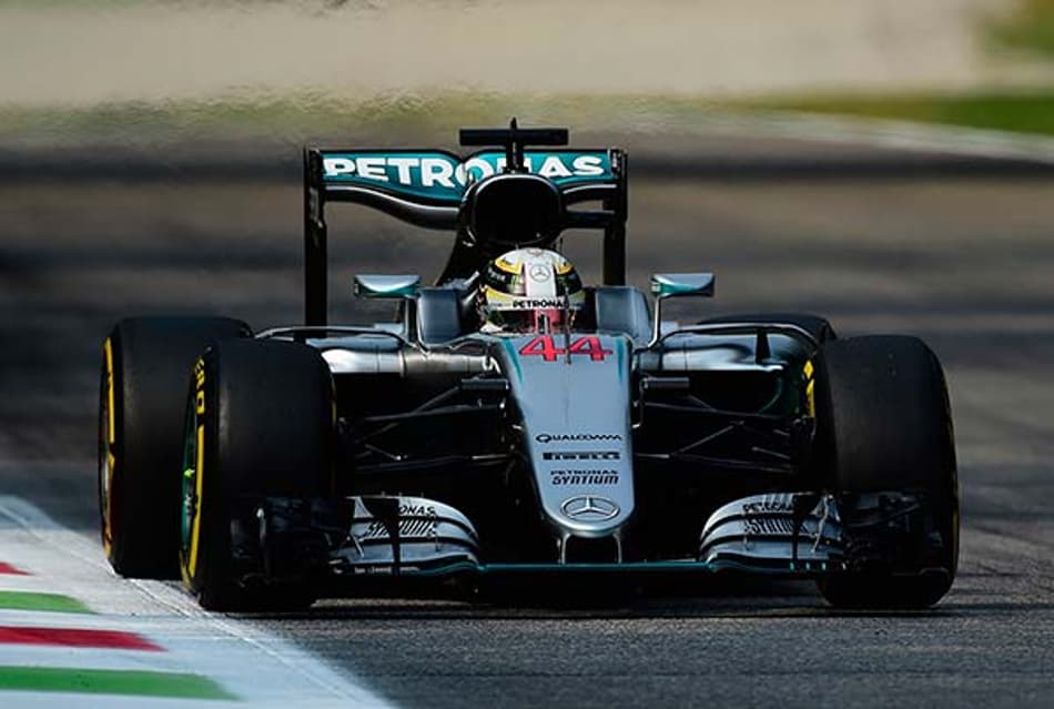 Imbatível, Hamilton é o pole position do GP da Itália