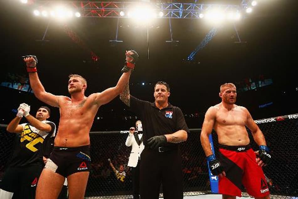 Gustafsson revela desejo de revanche com Jones em retorno do ex-campeão