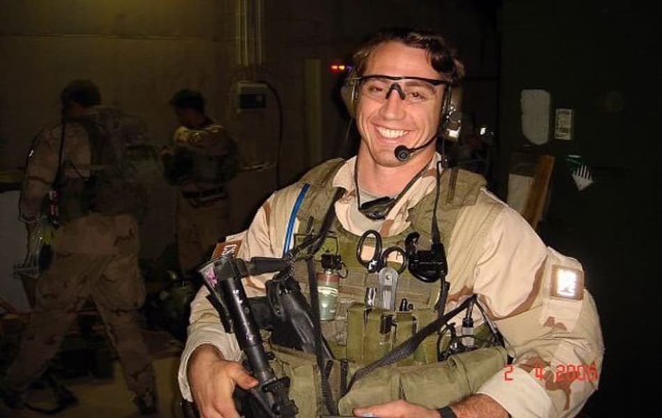 Lutador do UFC confessa ter matado mulheres e crianças no Iraque