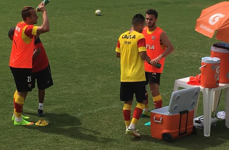 Com Zé Love, Vitória segue preparação para duelo contra o Galo