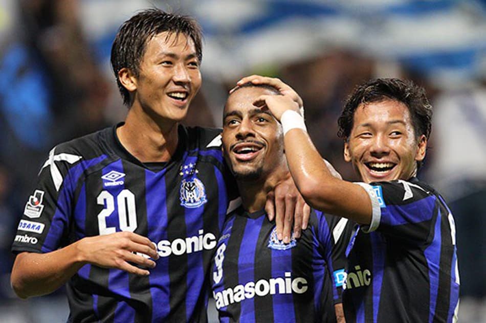 Brazucas marcam e classificam Gamba Osaka e Yokohama no Japão