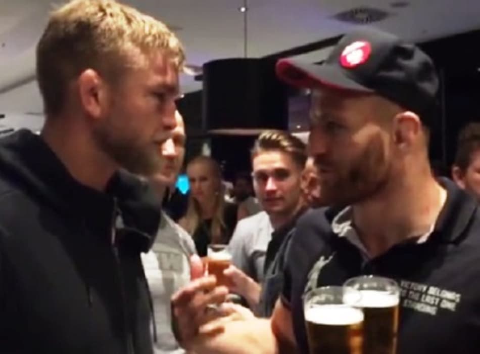 Gustafsson encontra rival para tomar cerveja após o UFC Hamburgo
