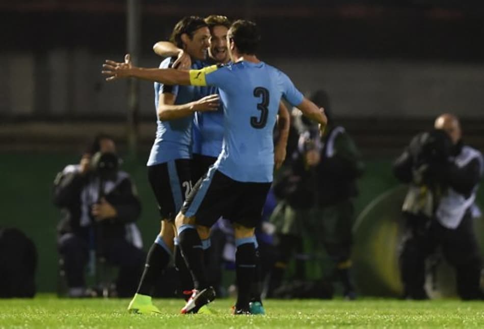 TEMPO REAL! Uruguai e Paraguai fazem clássico nas eliminatórias