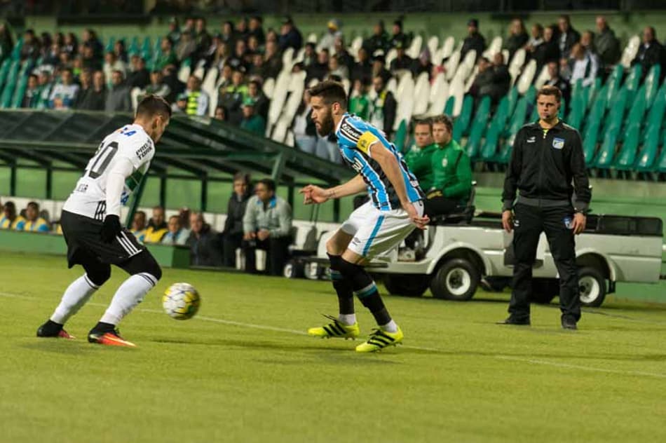 SIGA! Em busca de recuperação, Grêmio visita o Coxa no Couto Pereira