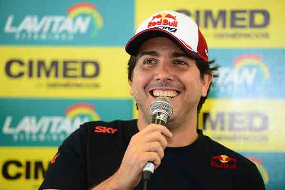 Cacá Bueno vai correr pela Cimed Racing na temporada 2017 da Stock Car