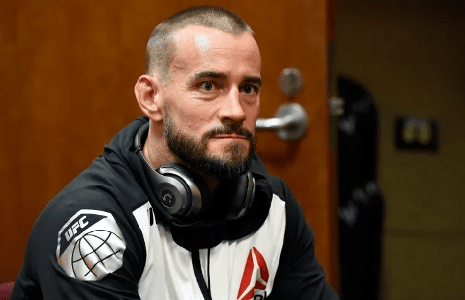 Astro do WWE, CM Punk embolsa R$ 1,6 milhão com estreia no UFC