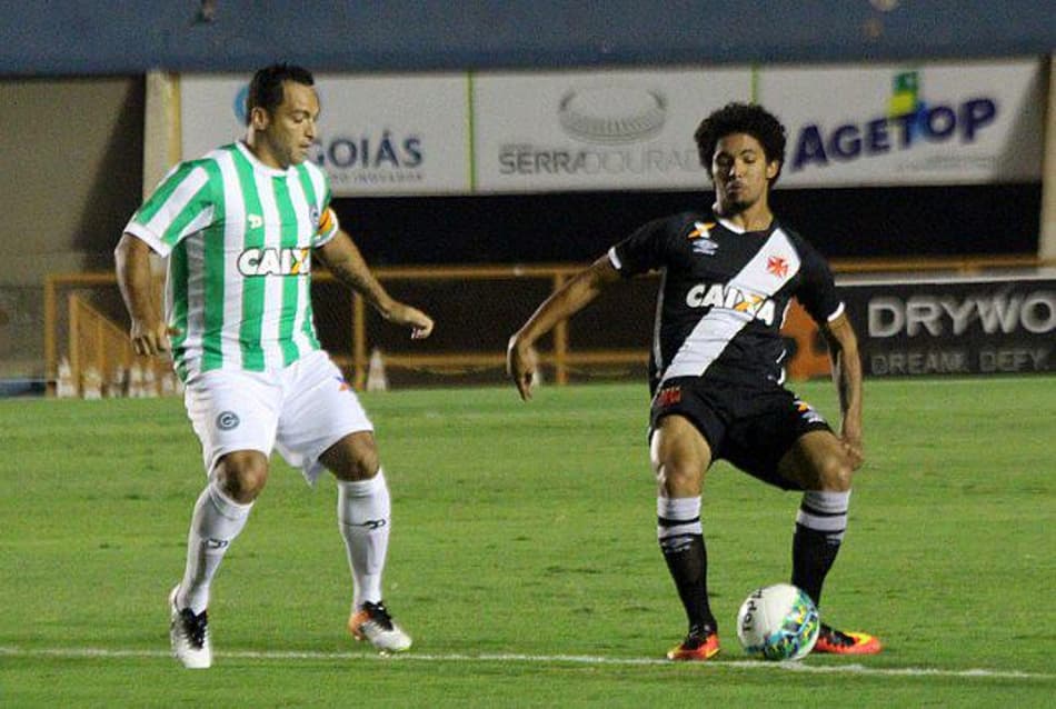 TEMPO REAL! Vasco mede forças com o Goiás no Serra Dourada