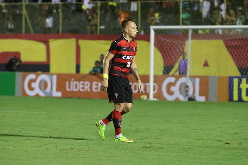 Zé Love vibra com ótimo início no Vitória e admite: 'Me surpreendi muito com a minha adaptação'