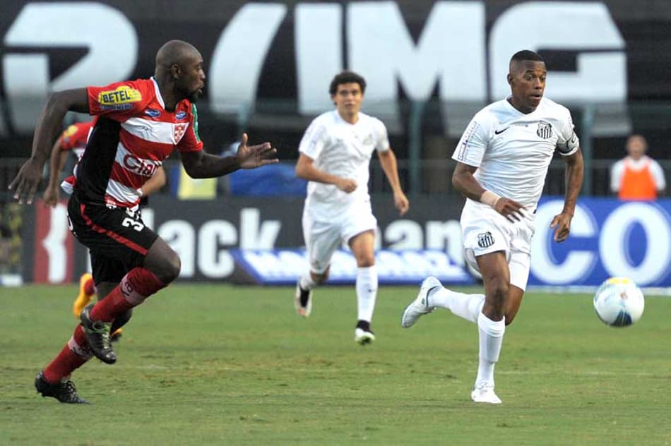 Último confronto: 01/03/2015 – Santos 4 x 2 Linense – Campeonato Paulista