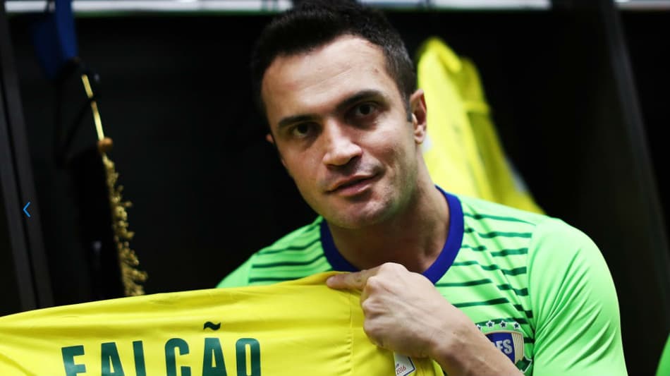 Copa do Mundo de Futsal: Falcão bate recorde, Brasil goleia e vai às oitavas