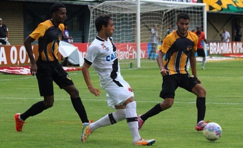 Vasco acerta o empréstimo de jovem zagueiro do Tigres