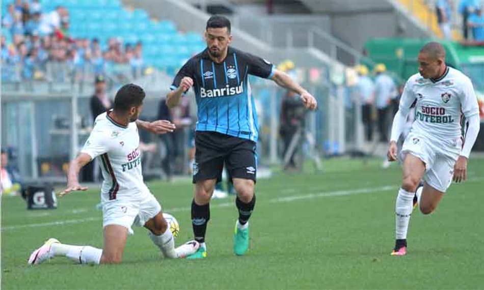 TEMPO REAL! De olho no G4, Grêmio e Fluminense duelam no Sul