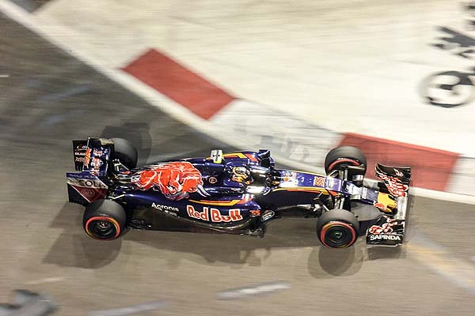 Fora da zona de pontuação em Cingapura, Sainz já pensa em Malásia e Japão