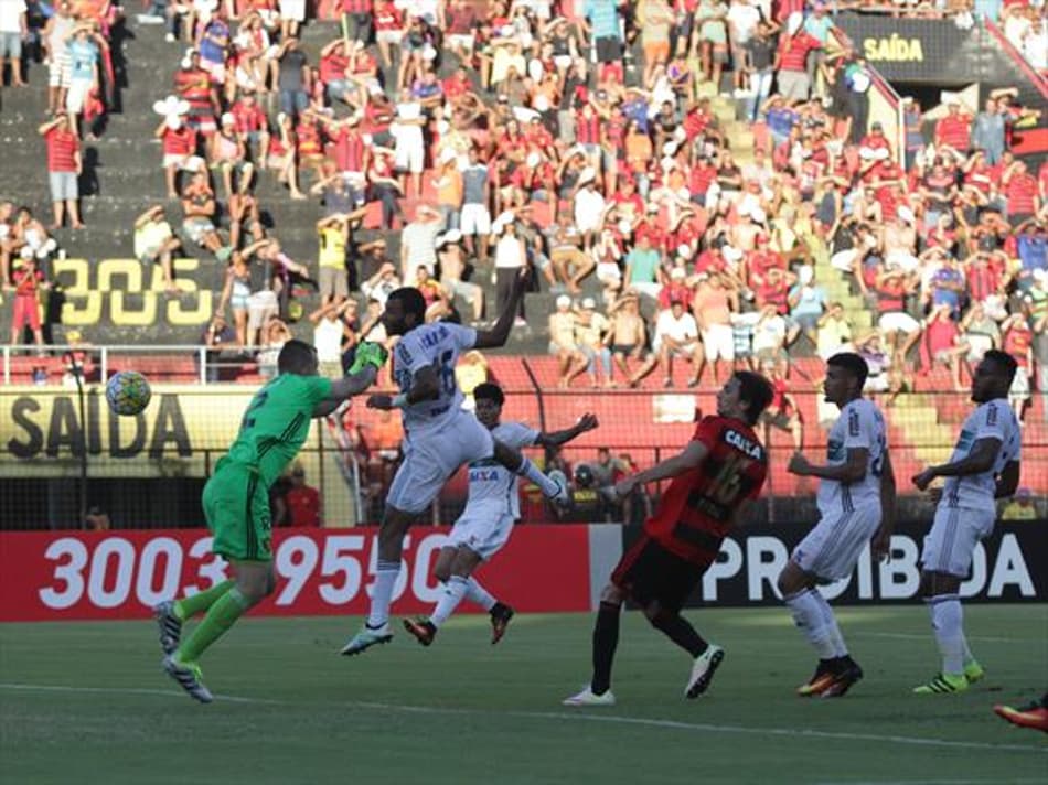 ATUAÇÕES: Amaral faz gol da vitória do Coritiba. Agenor falha no Sport
