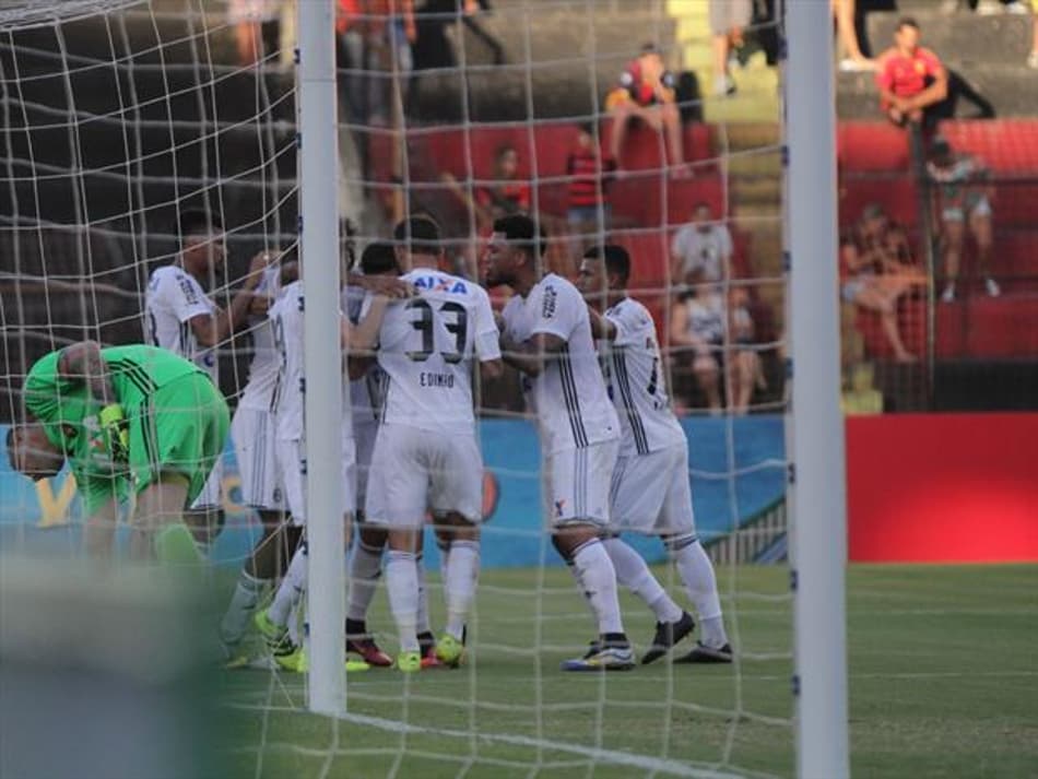 Carpegiani vê Coritiba "no caminho" e comemora triunfo em confronto direto contra Sport