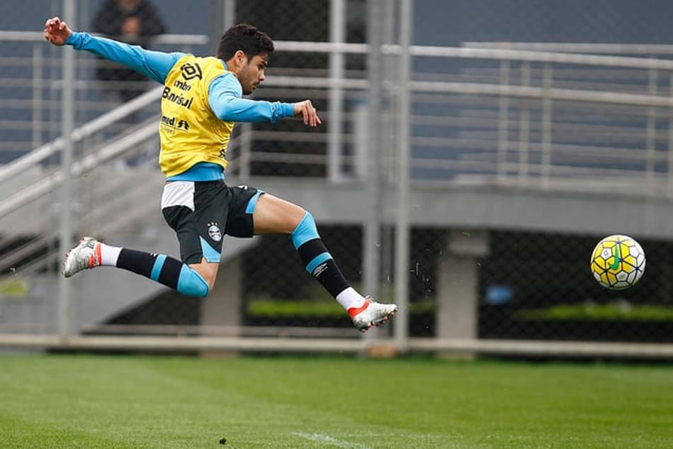 Clubes elaboram acordo e Henrique Almeida retorna ao Coritiba
