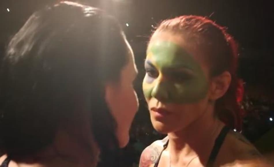 Cyborg encarada com Lina Lansberg