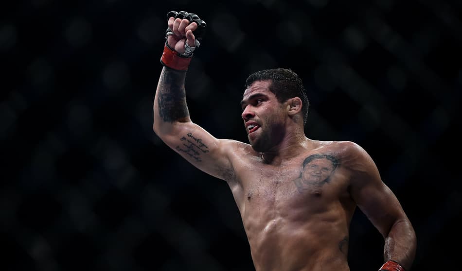 Renan Barão retorna aos galos e encara Aljamain Sterling no UFC 214