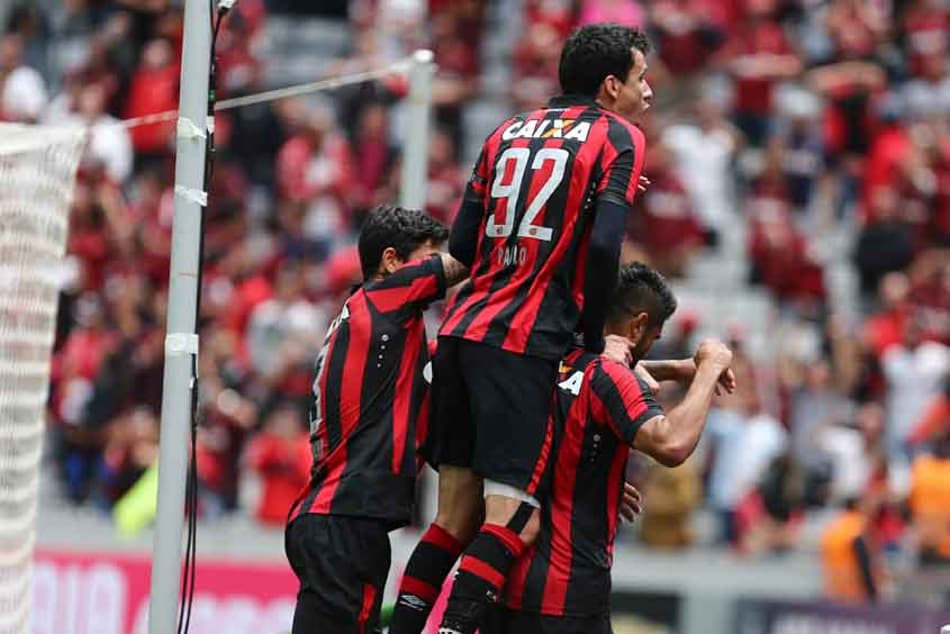 Atlético-PR x Chapecoense: melhor mandante do Brasileirão, Furacão é favorito