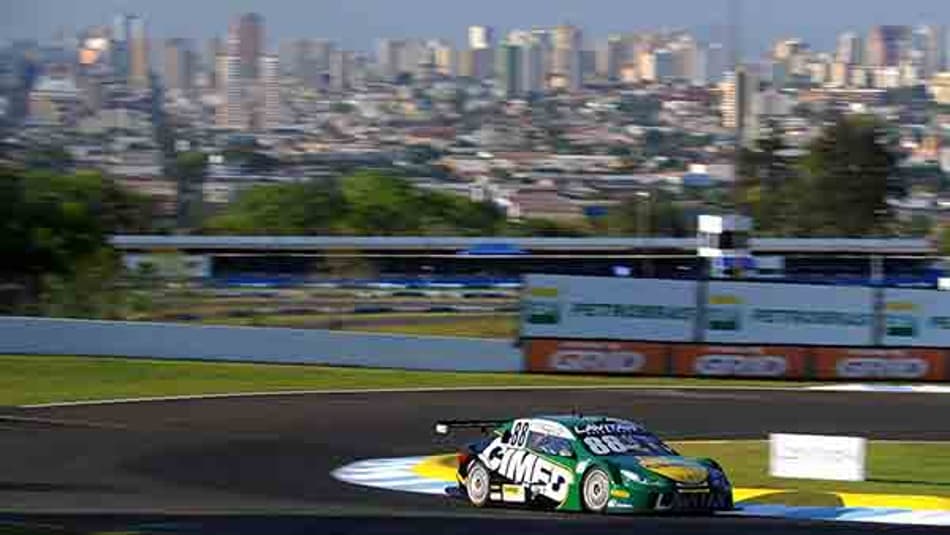 Fraga vence de forma tranquila a primeira de Londrina e vê título ficar mais perto