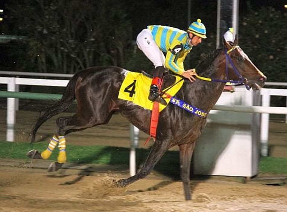 Etzel mostra categoria na P.E. Helíaco