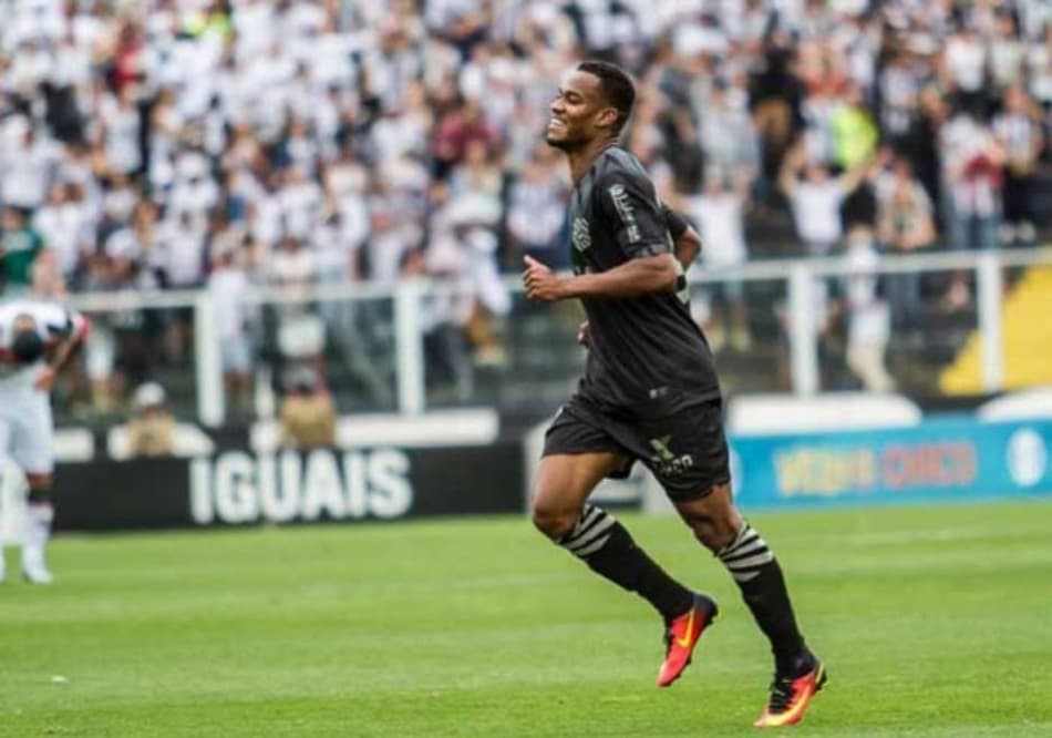 Lins se vê longe do Figueirense em 2017
