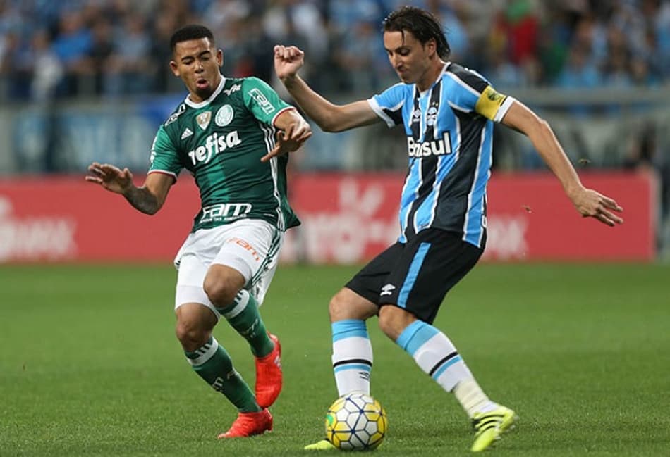 Cuca vê Gabriel Jesus muito marcado e busca opções para o jovem atacante