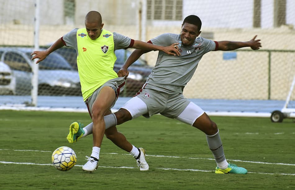Com Douglas entre os titulares, Flu está pronto para encarar o Sport