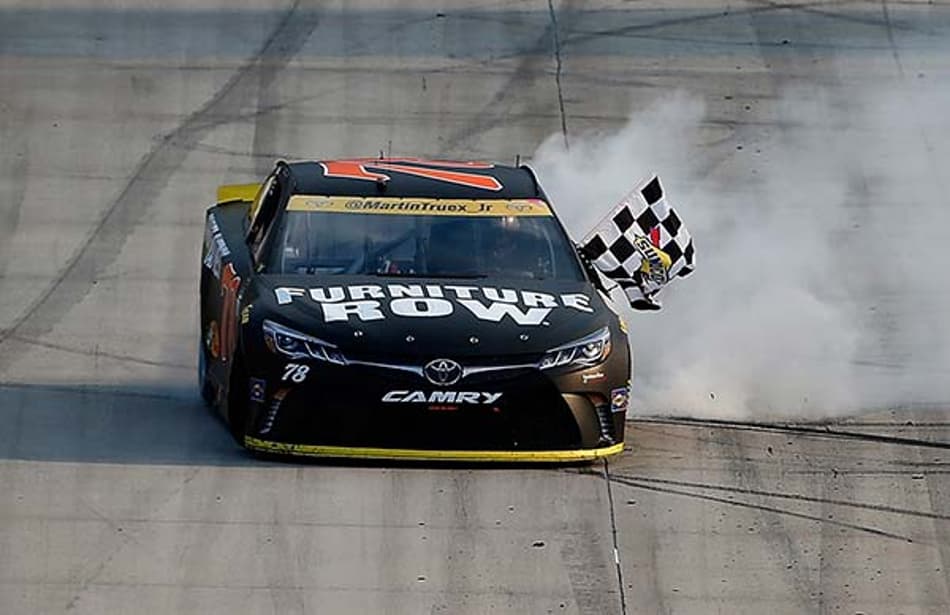 NASCAR: Truex Jr domina concorrentes e vence no oval de Dover