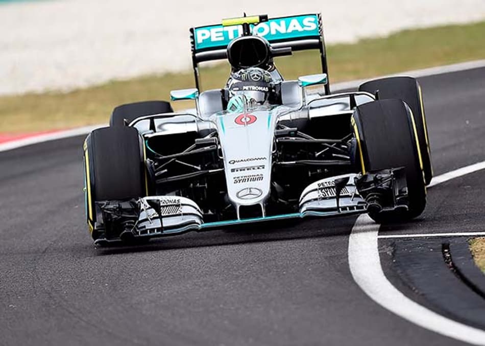 Rosberg domina o primeiro dia de treinos livres em Suzuka