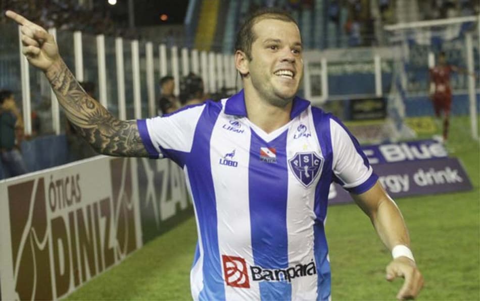Em grande fase na carreira, Tiago Luís, ex-Santos, é o destaque do Paysandu contra o Vasco