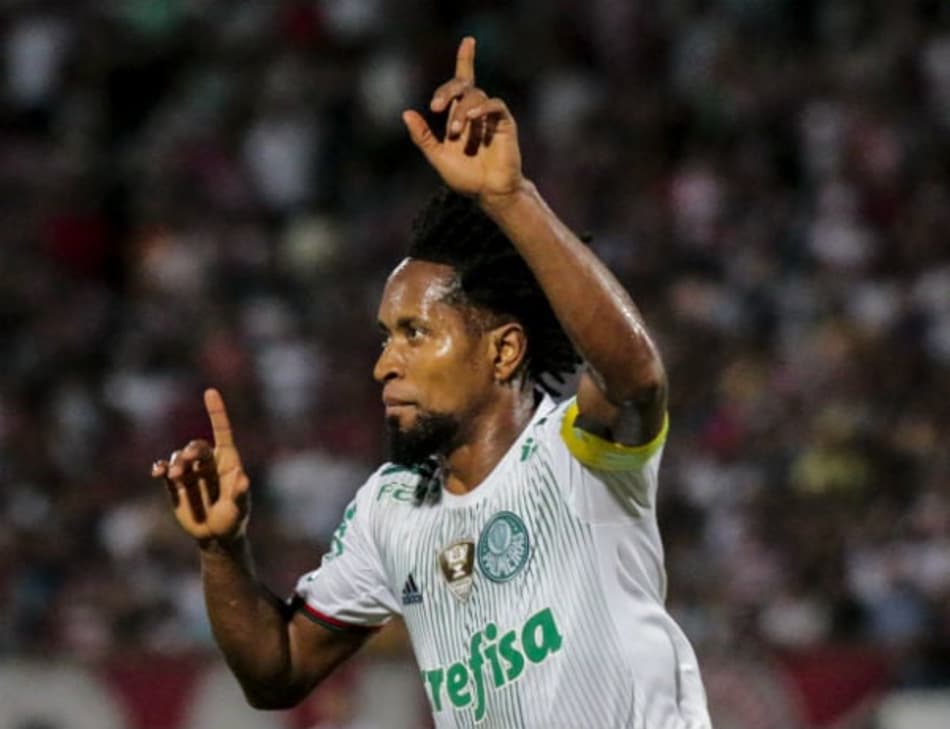 Zé Roberto desiste de aposentadoria e renova com o Verdão por um ano