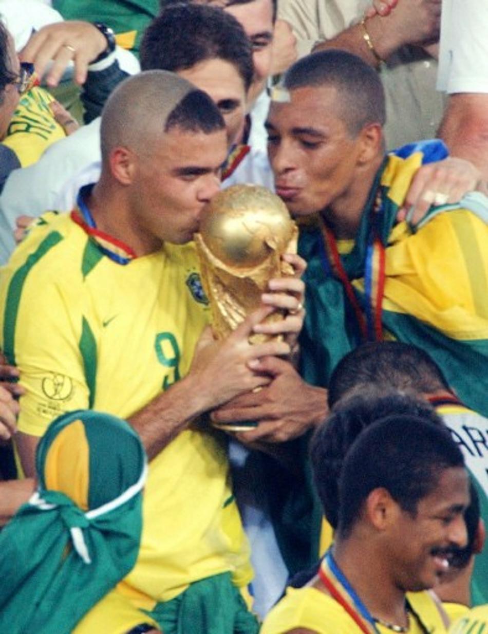 Pentacampeão, Gilberto Silva chega aos 40 anos: relembre a carreira