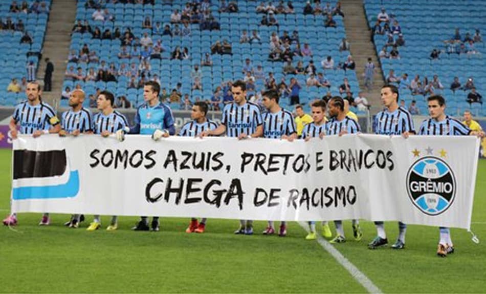 Casos de racismo quase dobram em um ano no futebol brasileiro