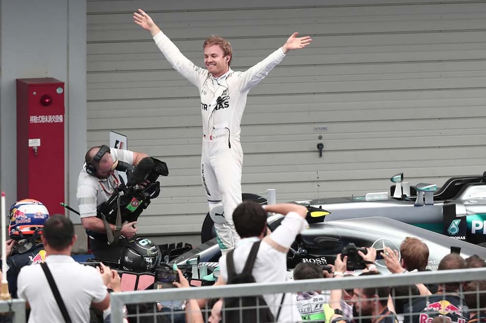 Rosberg vence fácil em Suzuka e complica vida de Hamilton